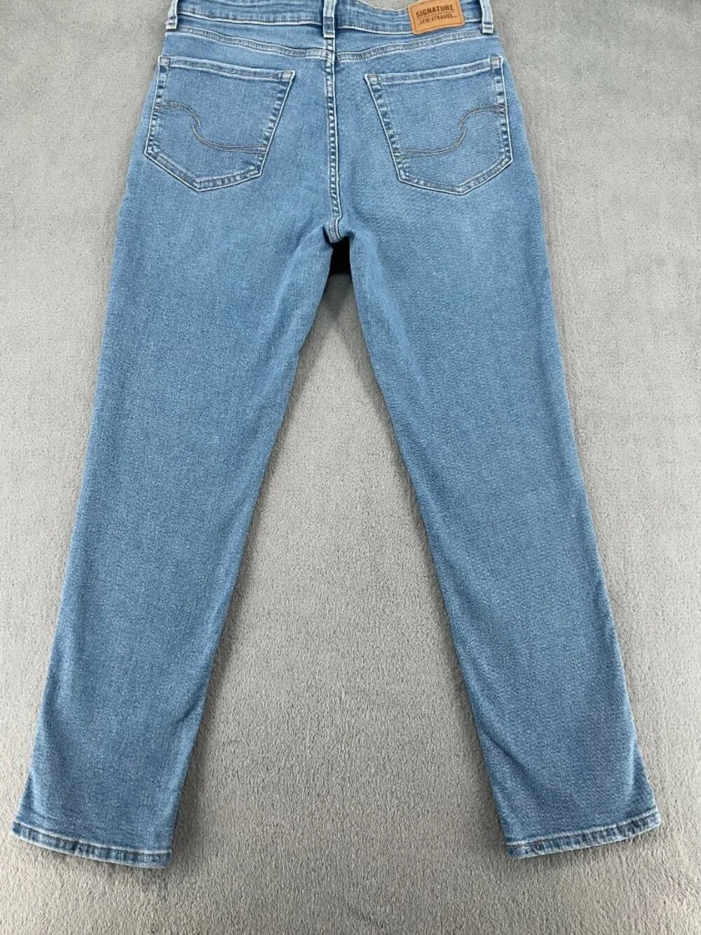 Signature Levi Strauss Boyfriend Jeans Women’s 10 W30 Light Wash